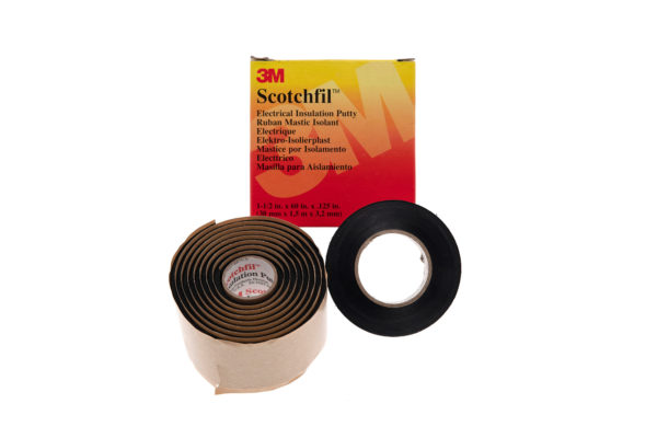 Kit d'étanchéité pour deux connecteurs